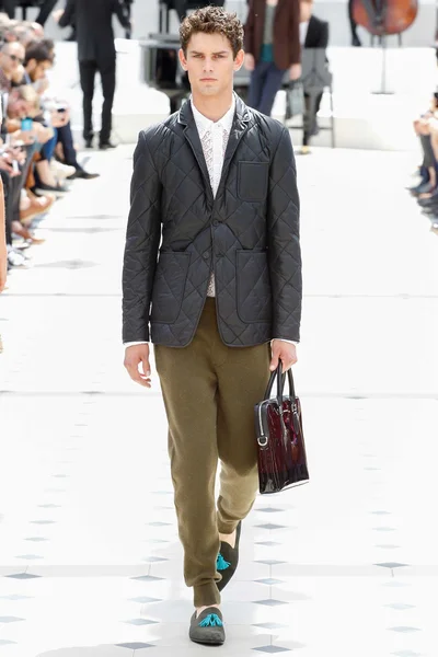 Look 12